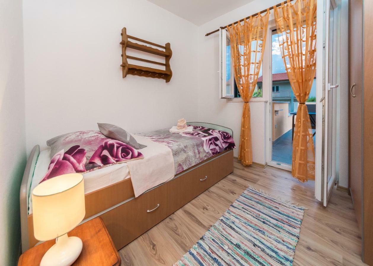Apartment Leut Slatine Extérieur photo